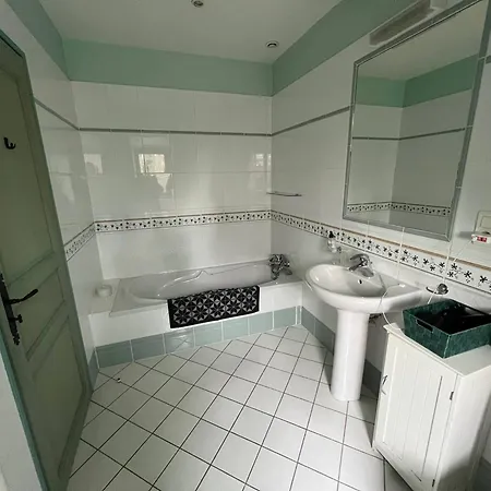 Propriete Aux Eyzies Avec Piscine Privee Pour 6 Personnes - Fr-1-824-12